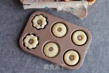Make Pistol cake rolls step 1
