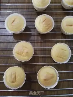 Make walnut-free cupcakes step 12