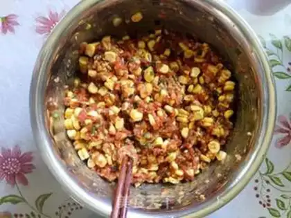 Make Corn vegetables and pork dumplings step 4