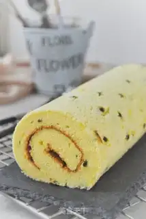 Make Pistol cake rolls step 14