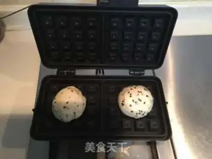 Make Black Sesame Waffles step 8
