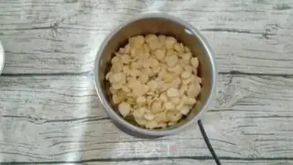 Make Tea almond cookies step 1