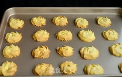 Make Rose cookies step 8