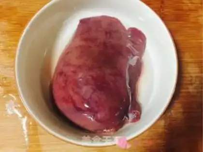 Make Garlic sprouts step 0