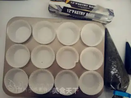 Make Black sesame cupcakes step 3