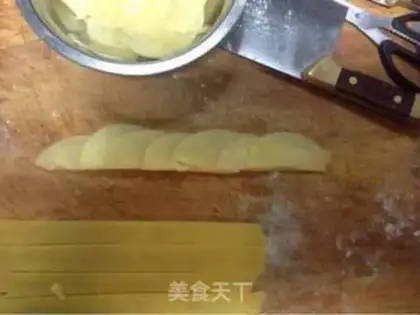 Make Apple roses step 4