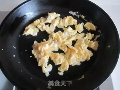 Make mustard tomato egg noodles step 3