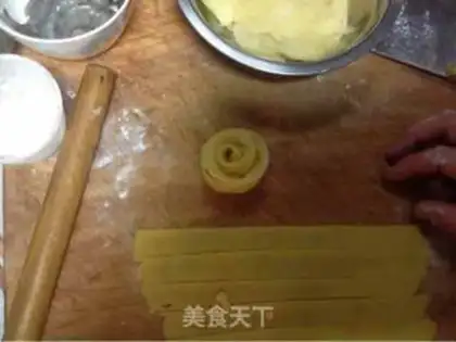 Make Apple roses step 5
