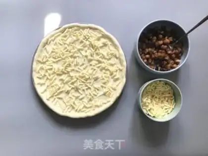 Make Cinnamon apple sweet pizza step 8