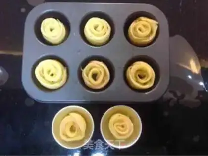 Make Apple roses step 6