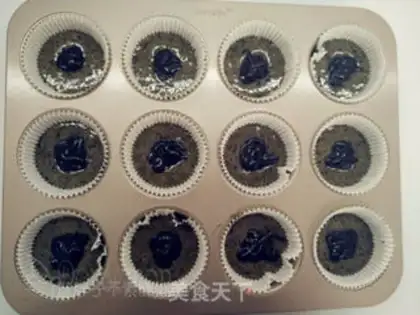 Make Black sesame cupcakes step 5