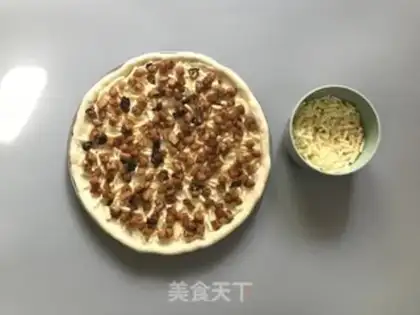 Make Cinnamon apple sweet pizza step 9
