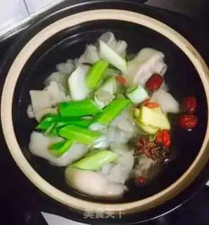 Make Pork hoof stew step 1
