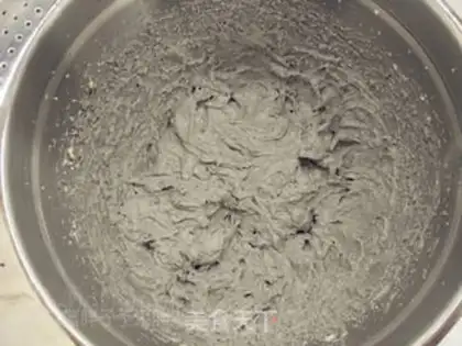 Make Black sesame cupcakes step 8