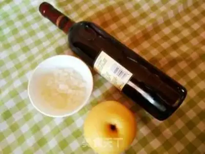 Make A wine crown pear step 0