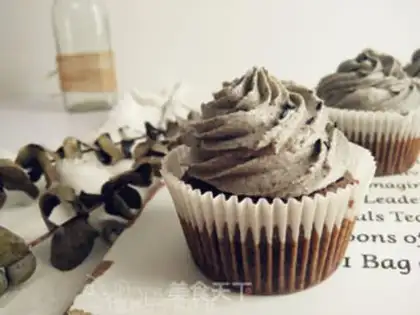 Make Black sesame cupcakes step 9
