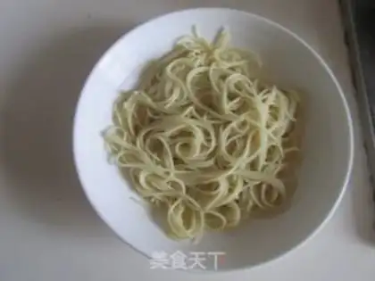 Make mustard tomato egg noodles step 10