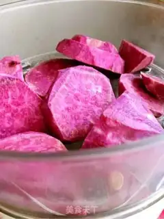 Make Tea-spicy potatoes step 1