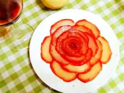 Make A wine crown pear step 3