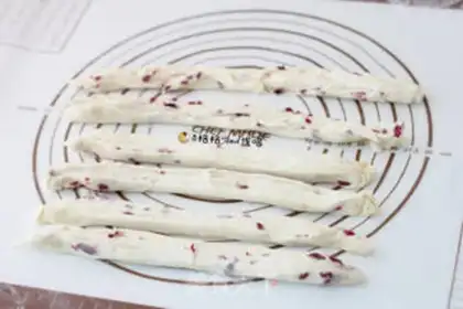 Make Cranberry hand tore the bag step 11