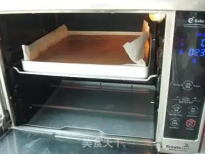 Make A fruit strawberry box cake step 7