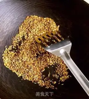 Make A homemade white-noodle pan helmet step 1
