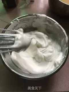 Make Cake rolls with red velvet step 2