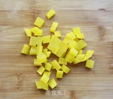 Make Soy curry ham rice step 1