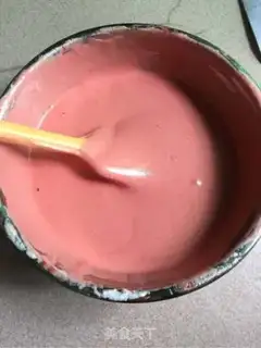 Make Cake rolls with red velvet step 9