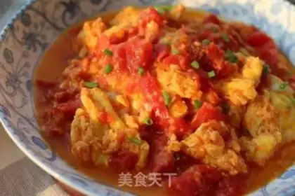 Make Tomato fried eggs step 5