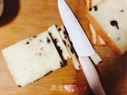 Make Strawberry butter sandwich step 1