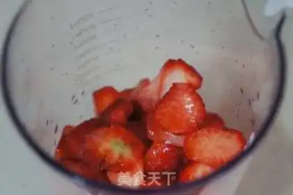 Make Strawberry apple shake step 4