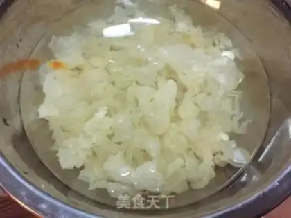 Make Silver ear lily soup step 3