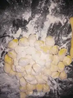 Make Rose buns step 7