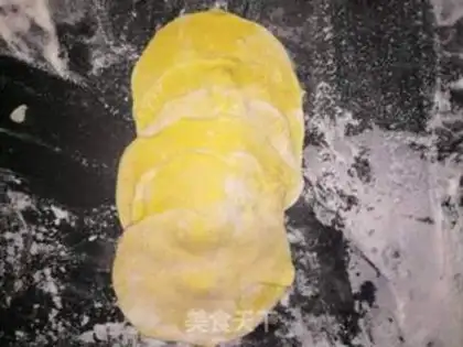 Make Rose buns step 9