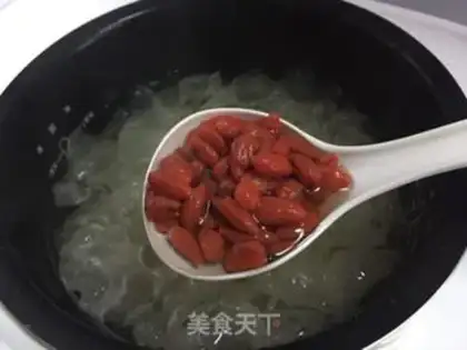 Make Silver ear lily soup step 7