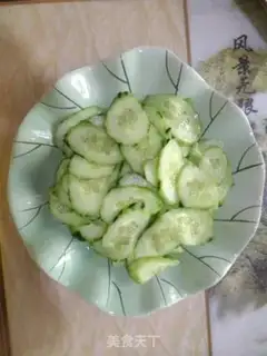 Make cucumber fried eggs step 3