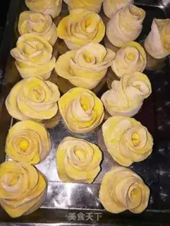 Make Rose buns step 15