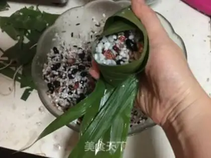 Make Five grains, small feet step 7