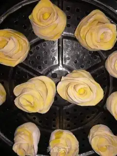Make Rose buns step 16