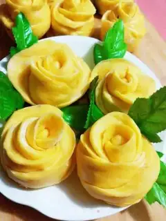 Make Rose buns step 18