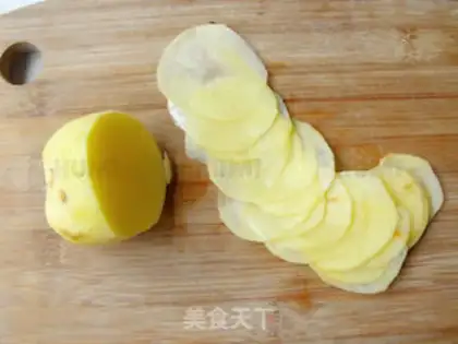 Make Cheese and rose and potatoes step 0