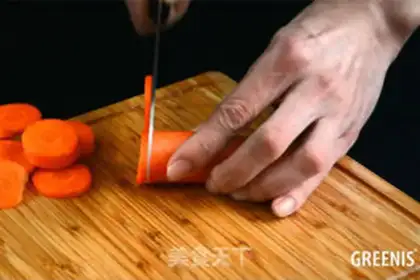 Make Blueberry carrot juice step 0