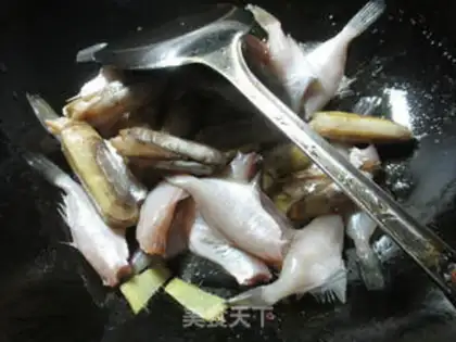Make Scrambled rubber fish step 3