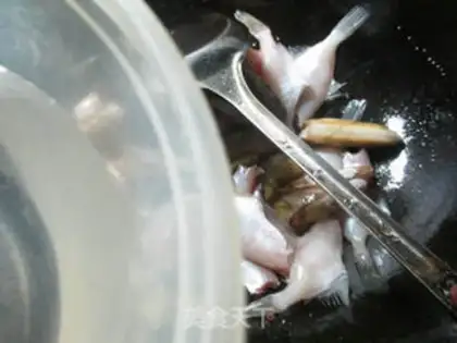Make Scrambled rubber fish step 4