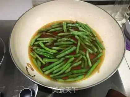 Make Four season bean noodles step 2