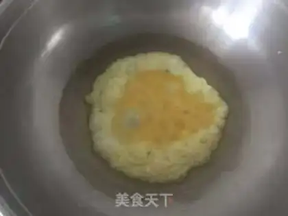 Make Tomato-mute fried eggs step 1