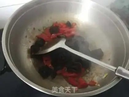 Make Tomato-mute fried eggs step 5