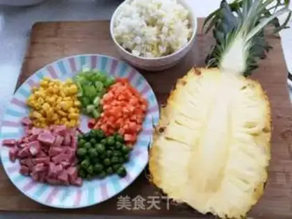 Make Pineapple rice step 0