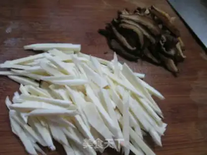 Make The mushrooms, the silk, the white step 1